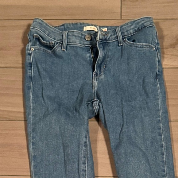 711 distressed skinny Women's Blue Jeans size 25 no stains or wear - Picture 4 of 5